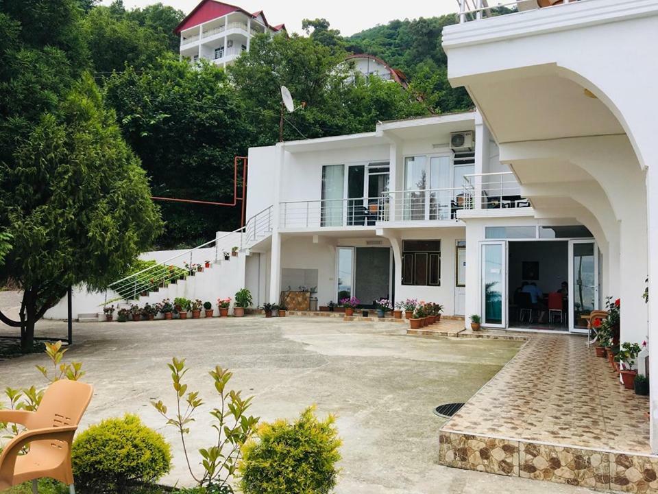 Rezo'S House Hotel Kvariati Kültér fotó